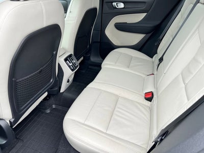 2023 Volvo XC40 Plus Bright Theme