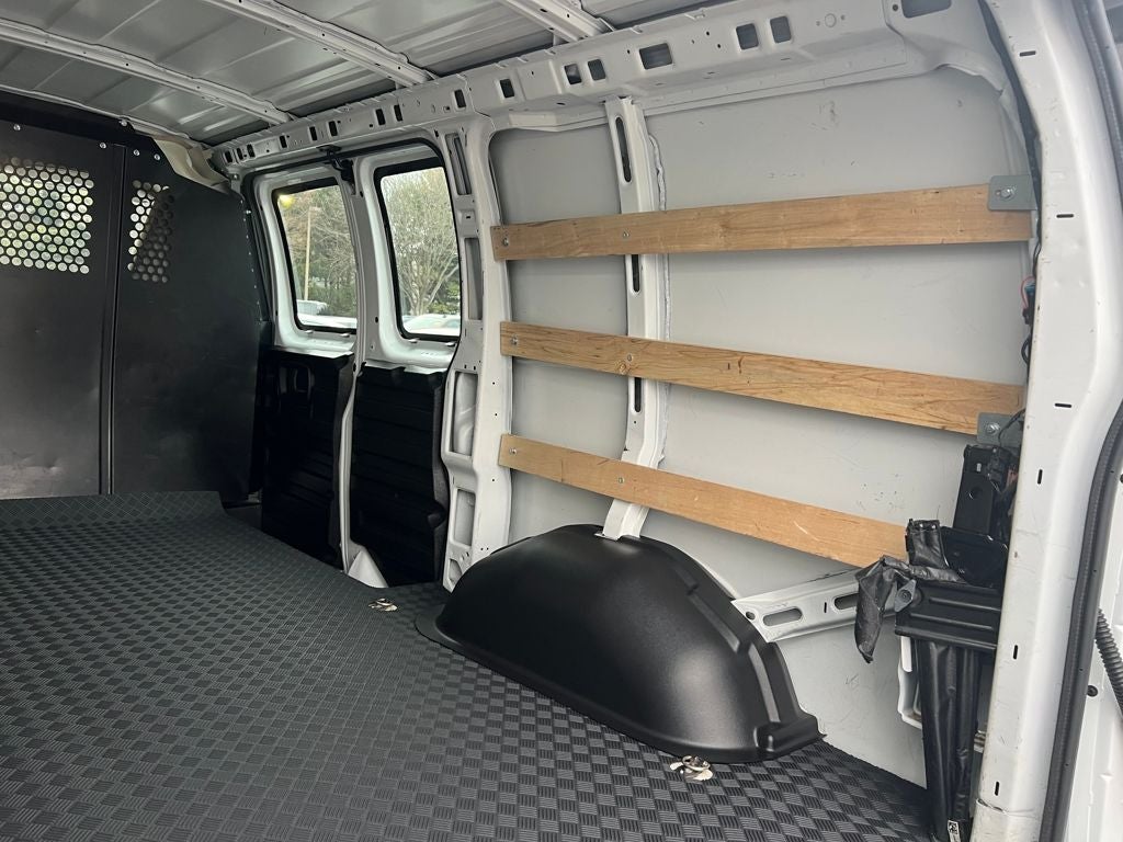 2024 Chevrolet Express Cargo 2500 WT