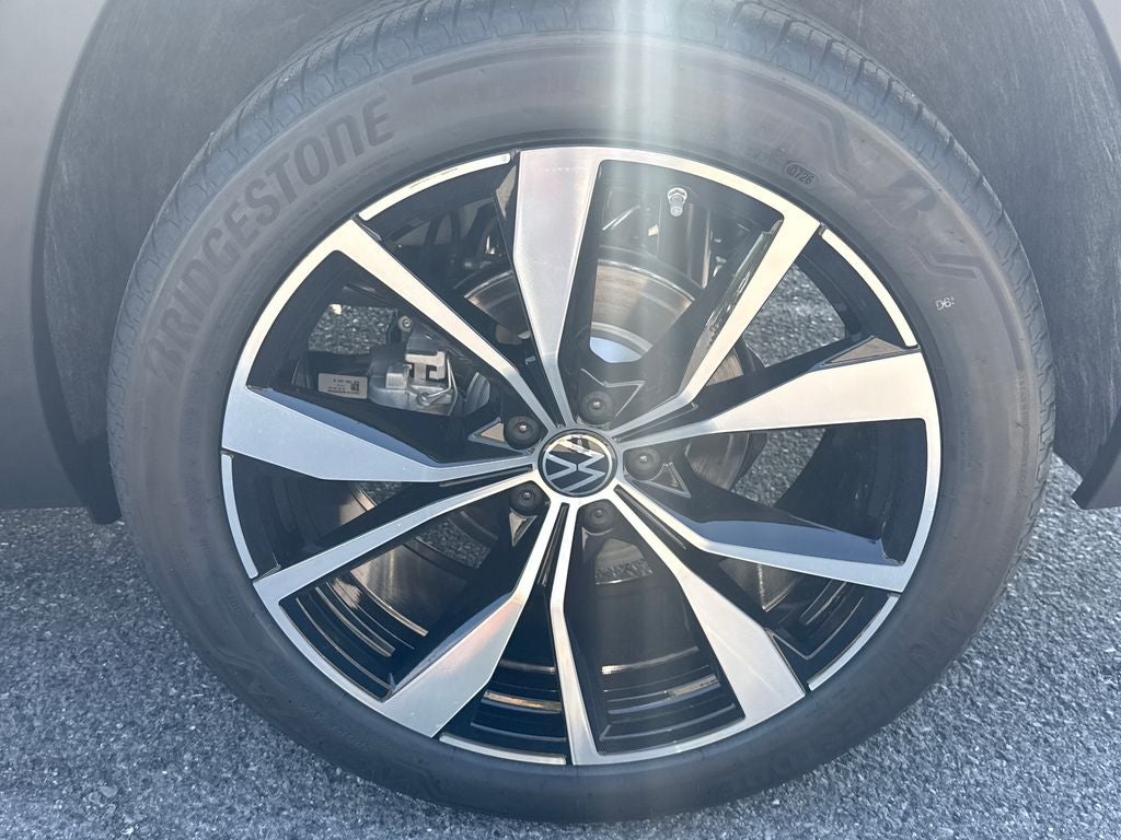 2026 Volkswagen Atlas Cross Sport 2.0T SEL Premium R-Line