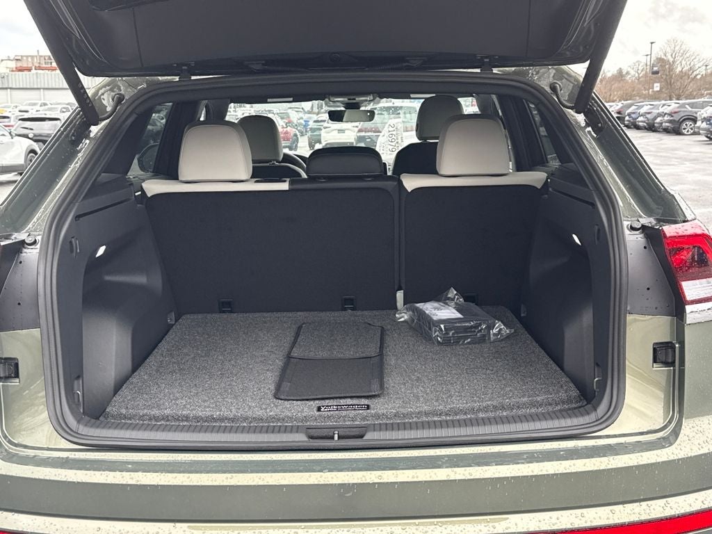 2026 Volkswagen Atlas Cross Sport 2.0T SEL Premium R-Line