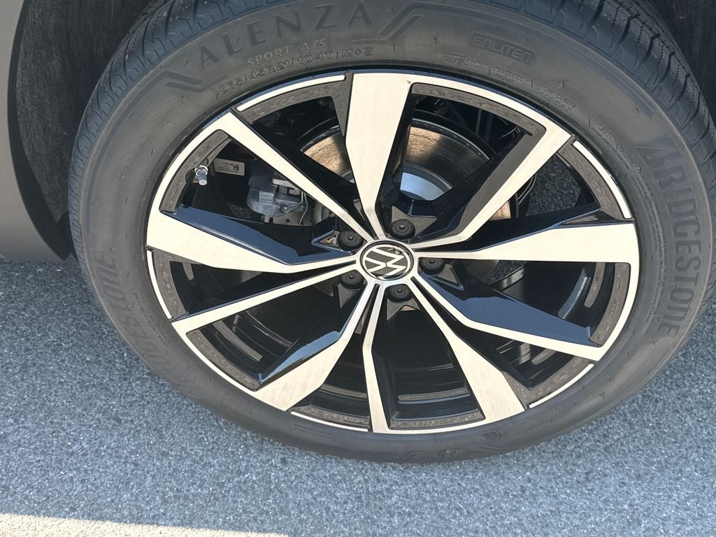 2026 Volkswagen Atlas 2.0T SEL Premium R-Line
