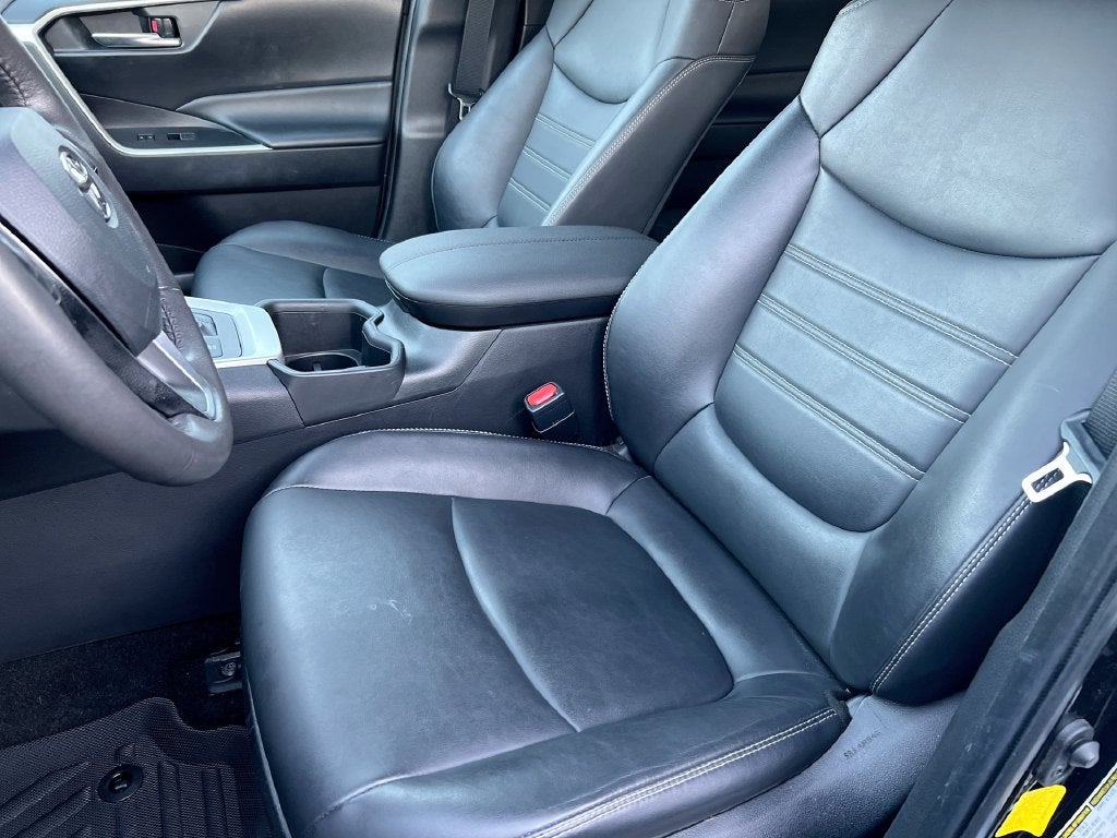 2022 Toyota RAV4 Hybrid XLE Premium