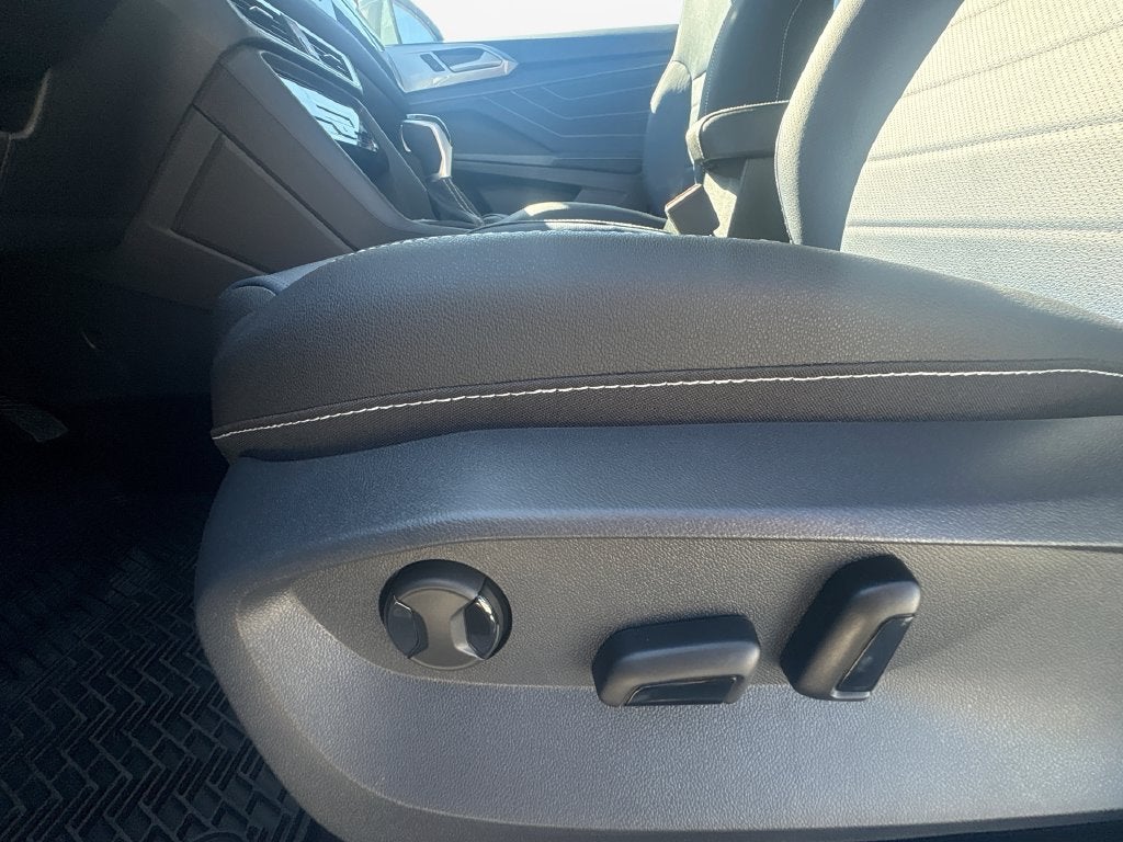 2027 Volkswagen Taos 1.5T SEL