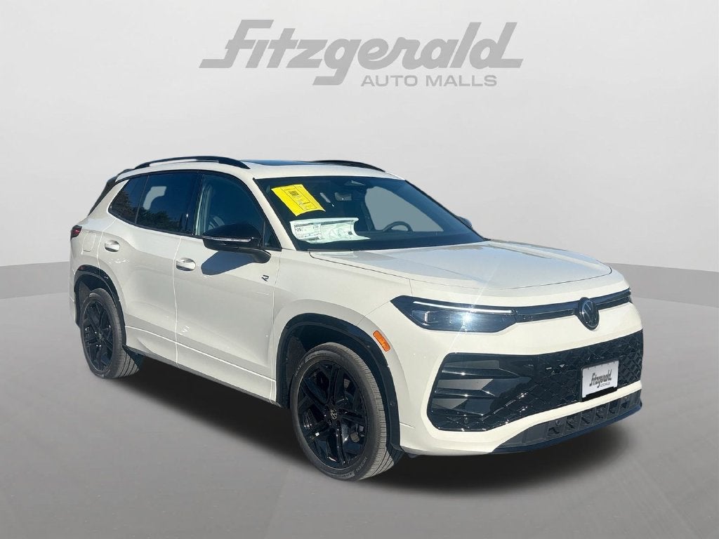 2026 Volkswagen Tiguan SE R-LINE BLACK