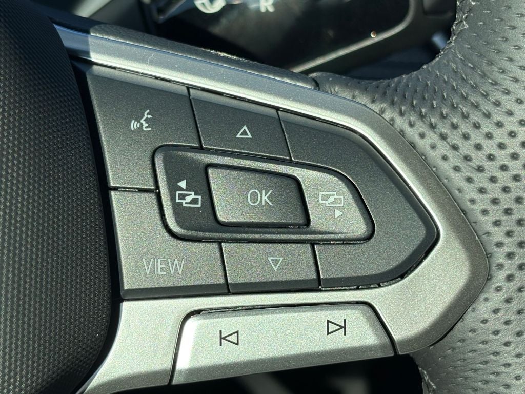 2026 Volkswagen Tiguan 2.0T SE R-Line Black