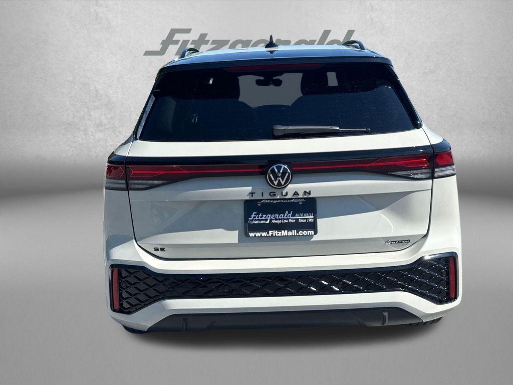 2026 Volkswagen Tiguan 2.0T SE R-Line Black