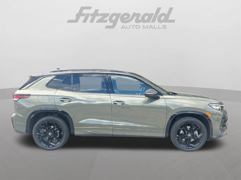 2026 Volkswagen Tiguan SE R-Line Black