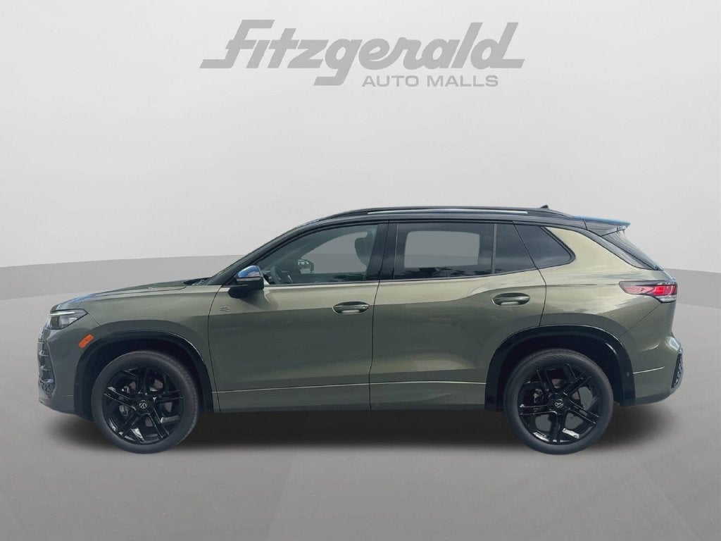 2026 Volkswagen Tiguan SE R-Line Black