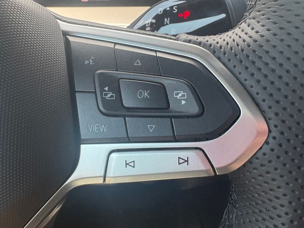 2025 Volkswagen Tiguan 2.0T SE R-Line Black