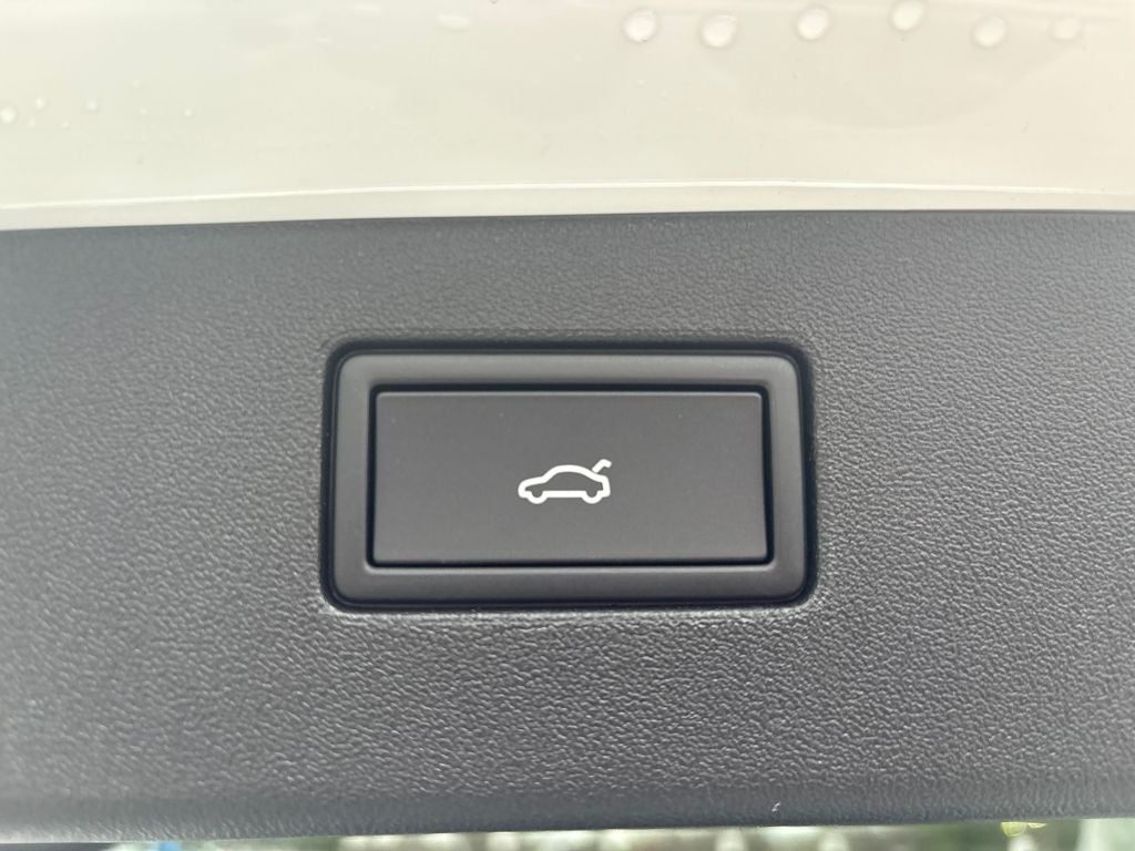 2026 Volkswagen Tiguan 2.0T SEL