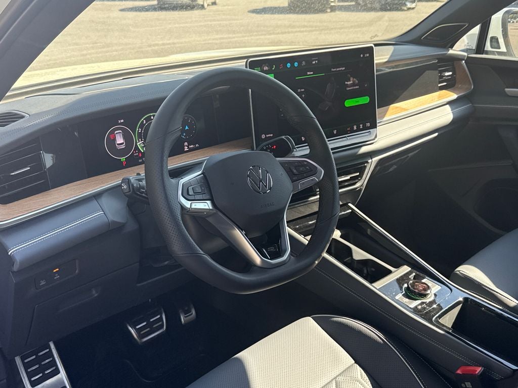 2026 Volkswagen Tiguan 2.0T SEL R-Line Turbo