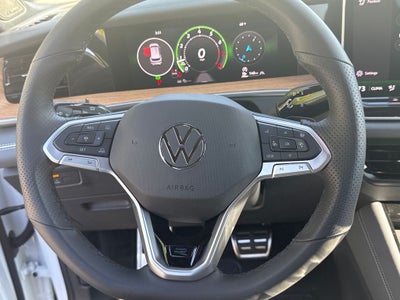 2026 Volkswagen Tiguan 2.0T SEL R-Line Turbo
