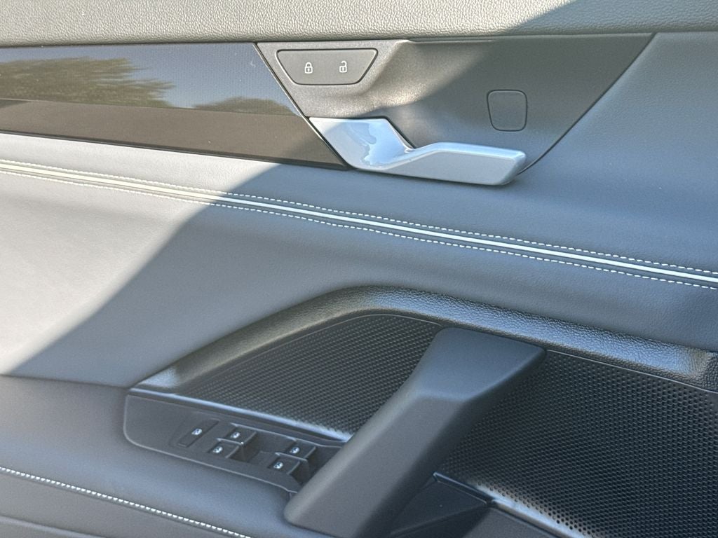 2026 Volkswagen Tiguan 2.0T SEL R-Line Turbo