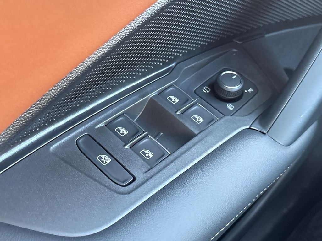 2026 Volkswagen Tiguan 2.0T SEL