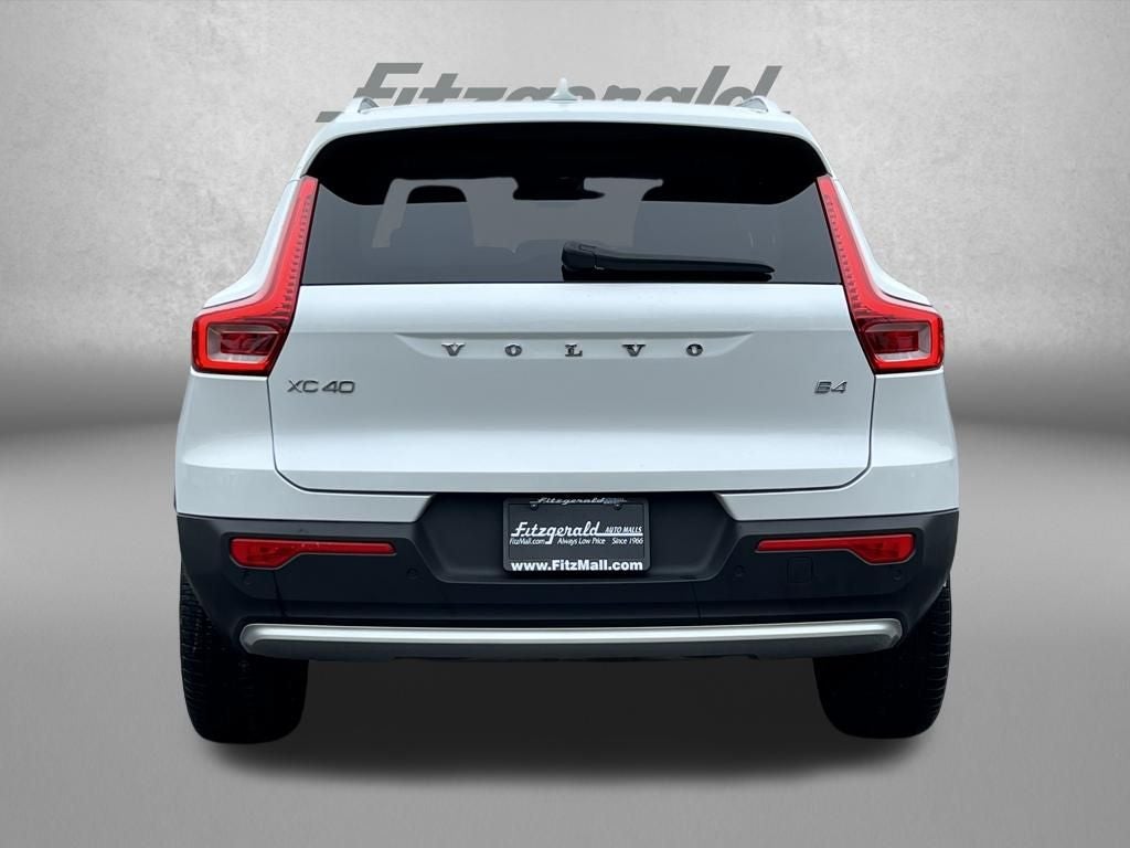 2023 Volvo XC40 Plus Bright Theme